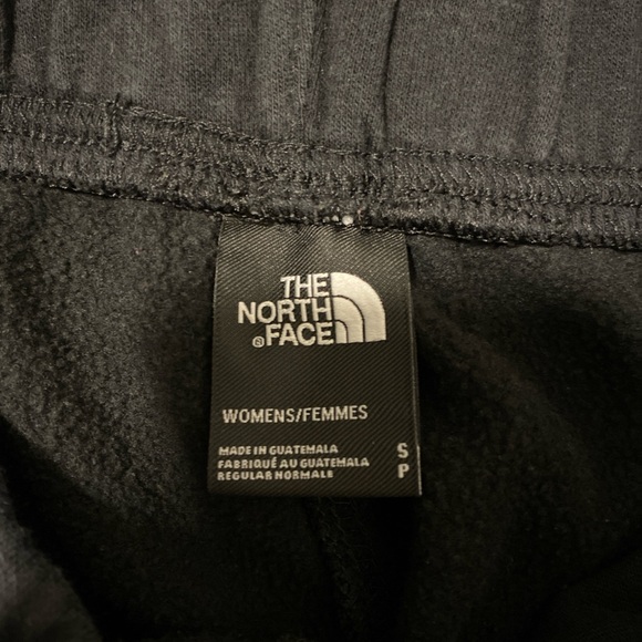 The North Face - black shorts - size S - Picture 4 of 4